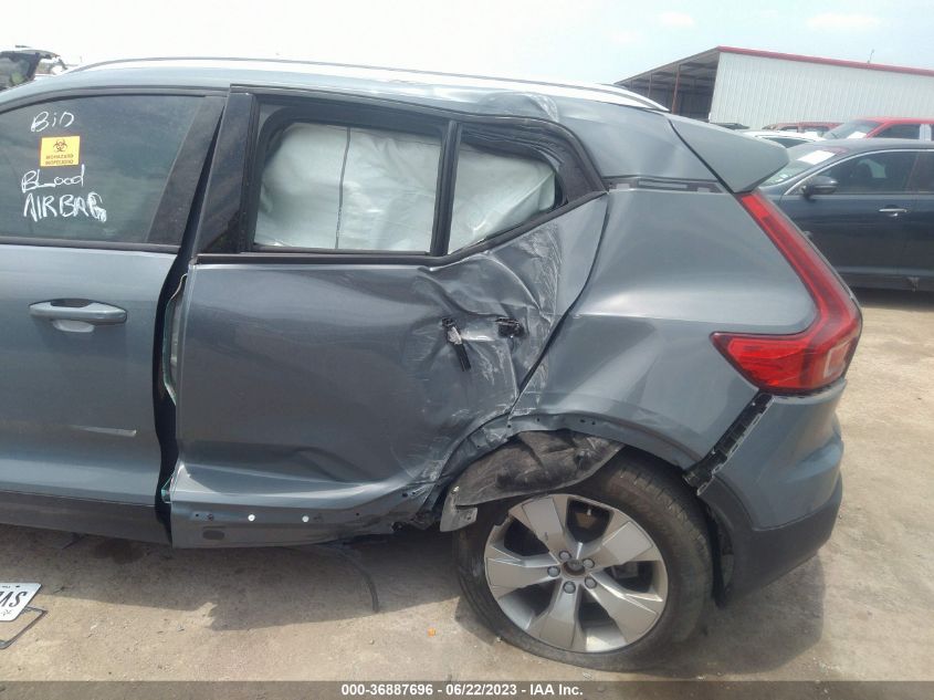 2020 VOLVO XC40 MOMENTUM YV4162UK3L2273210