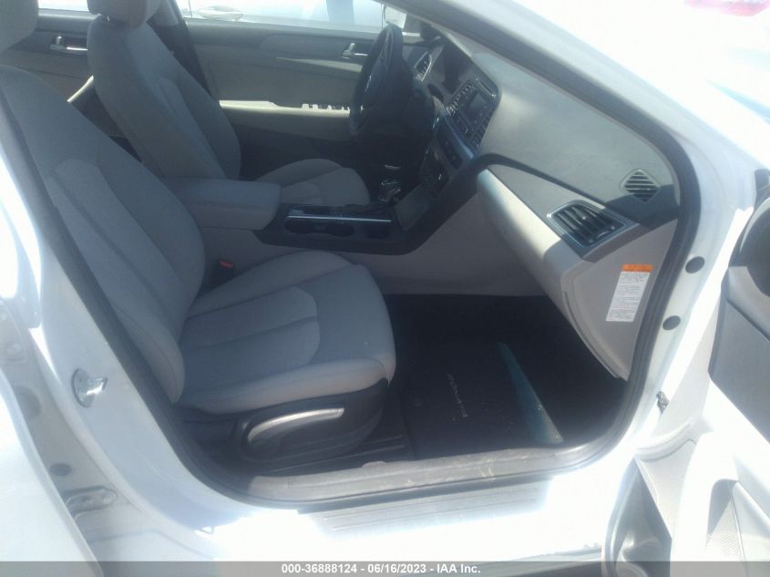 2016 HYUNDAI SONATA HYBRID SE - KMHE24L19GA041707