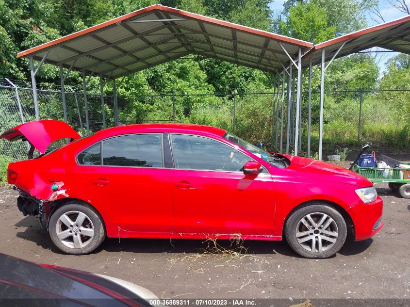 2014 VOLKSWAGEN JETTA SEDAN SE - 3VWD17AJ2EM424019