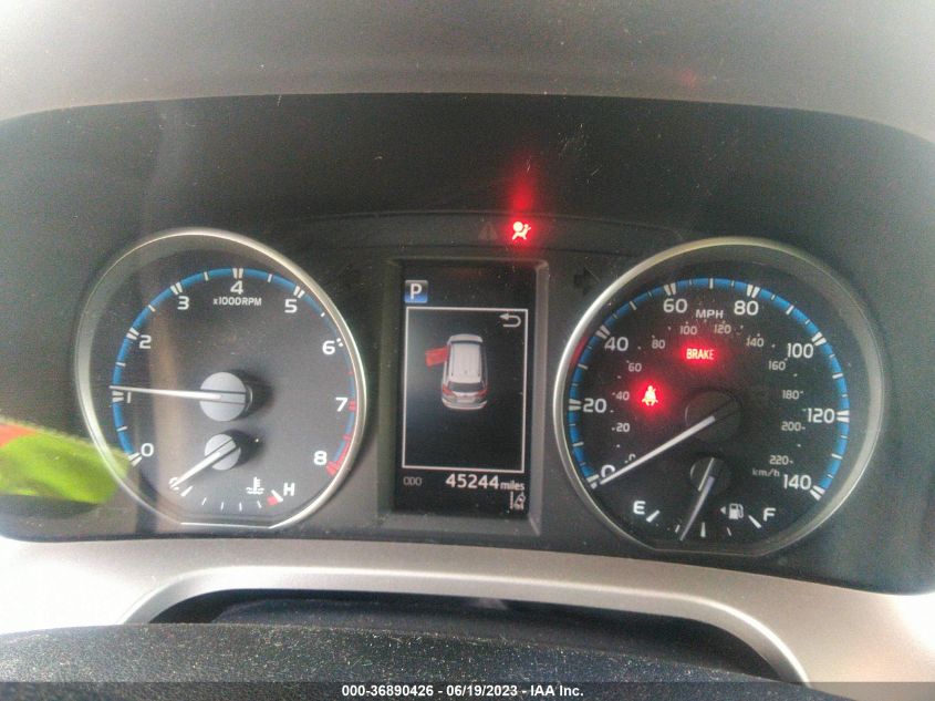 2018 TOYOTA RAV4 LE - JTMZFREV7JJ202392
