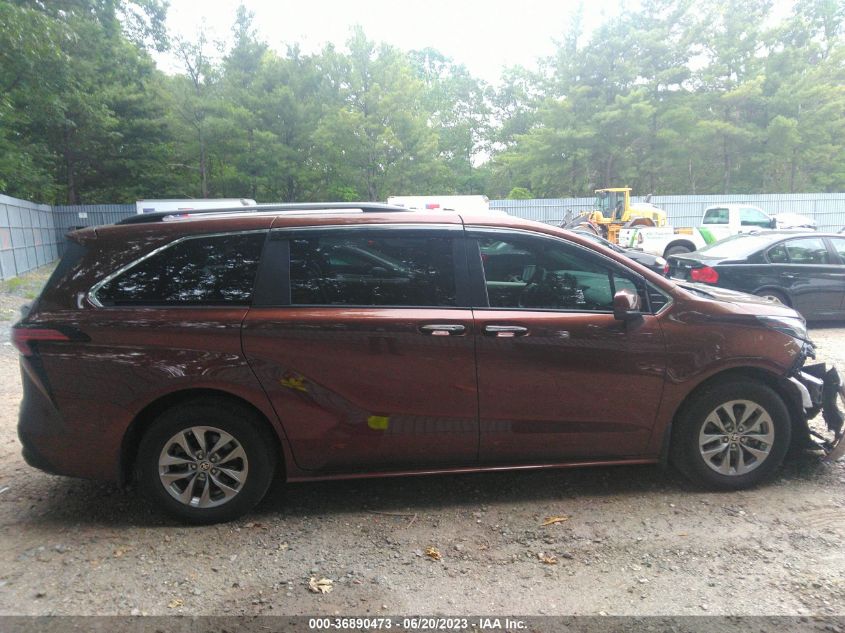 2022 TOYOTA SIENNA XLE - 5TDJSKFCXNS054809