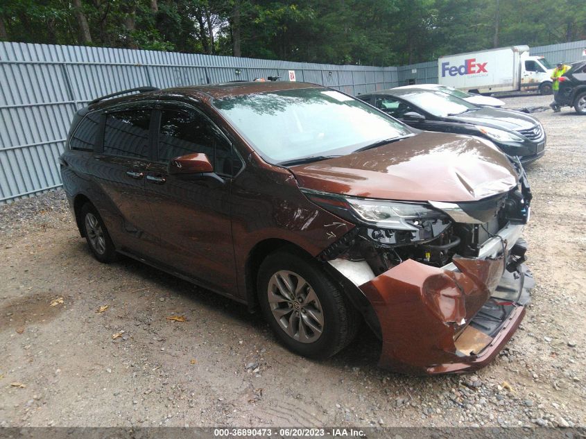 2022 TOYOTA SIENNA XLE - 5TDJSKFCXNS054809