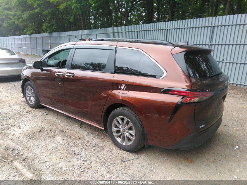 2022 TOYOTA SIENNA XLE - 5TDJSKFCXNS054809