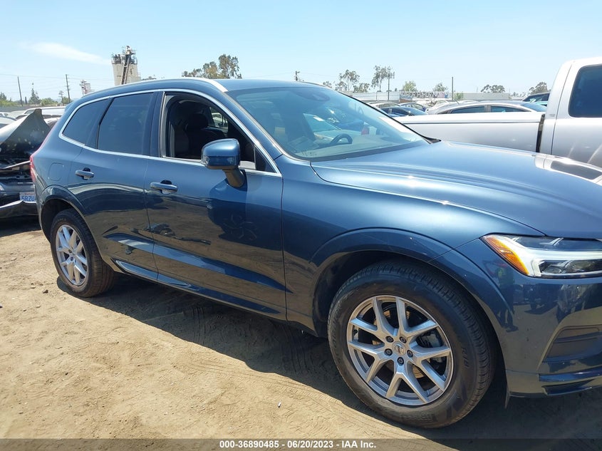 VIN LYV102RK7KB377869 2019 VOLVO XC60 MOMENTUM