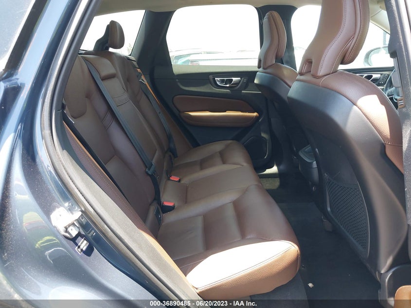 VIN LYV102RK7KB377869 2019 VOLVO XC60 MOMENTUM