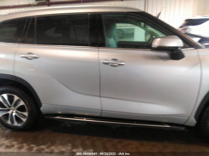 2022 TOYOTA HIGHLANDER XLE - 5TDHZRAH5NS542703