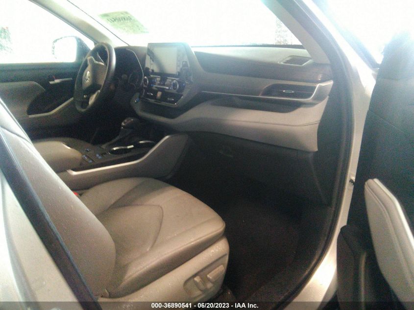 2022 TOYOTA HIGHLANDER XLE - 5TDHZRAH5NS542703