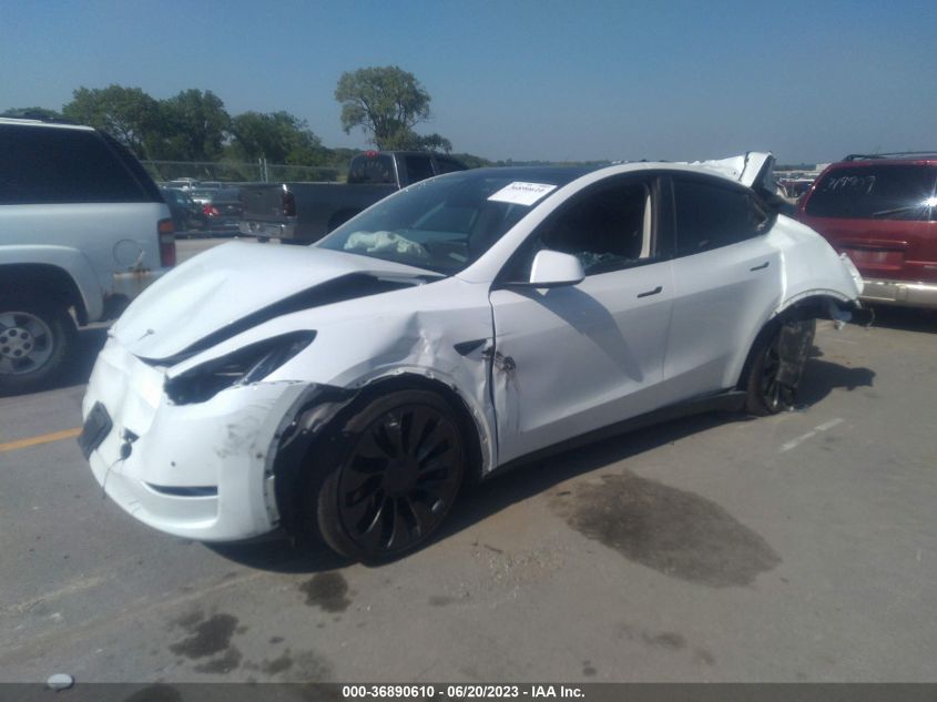 7SAYGDEF4NF339066 Tesla Model Y PERFORMANCE 2