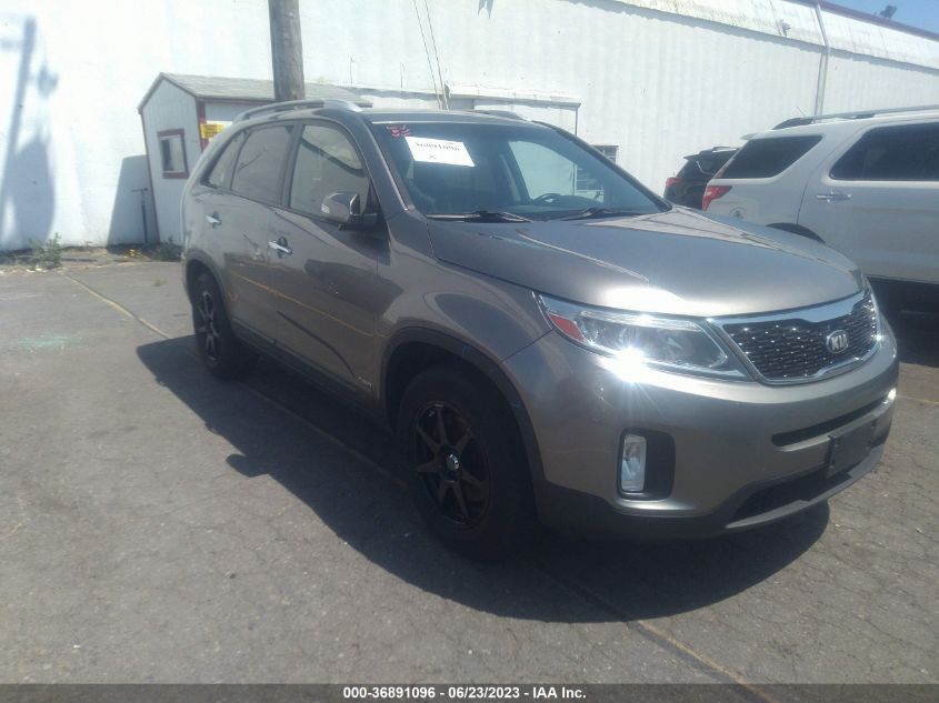 2014 KIA SORENTO LX - 5XYKTCA65EG475908