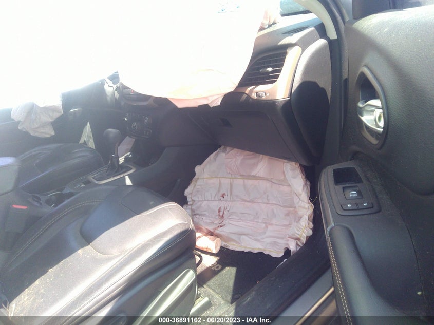 VIN 1C4PJMDB7HW543725 2017 JEEP CHEROKEE LIMITED