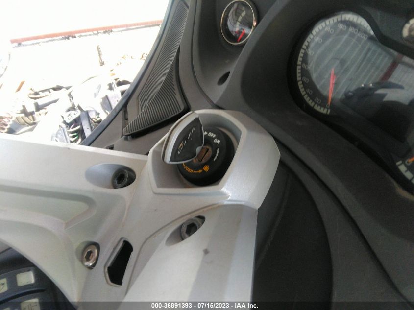 2010 CAN-AM SPYDER ROADSTER RT 2BXJBKC18AV002107