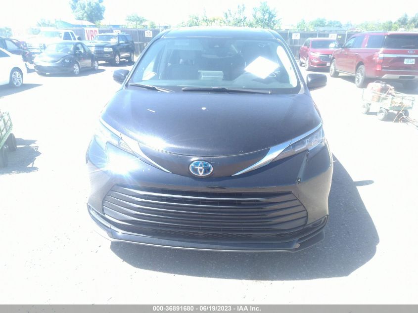 2022 TOYOTA SIENNA LE - 5TDKRKEC5NS075505