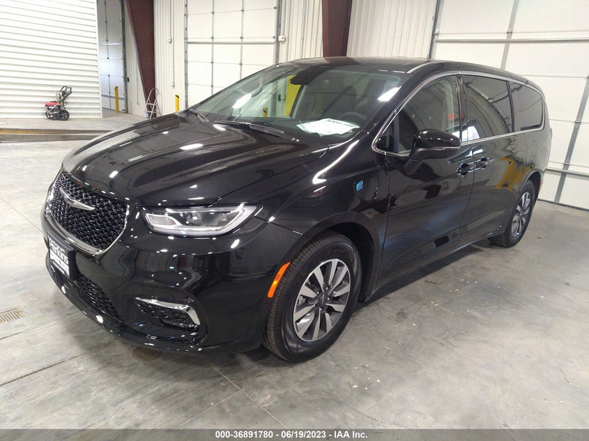 VIN 2C4RC1L78PR555890 2023 CHRYSLER PACIFICA