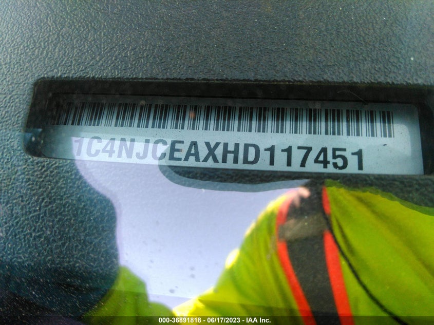 VIN 1C4NJCEAXHD117451 2017 JEEP COMPASS LATITUDE