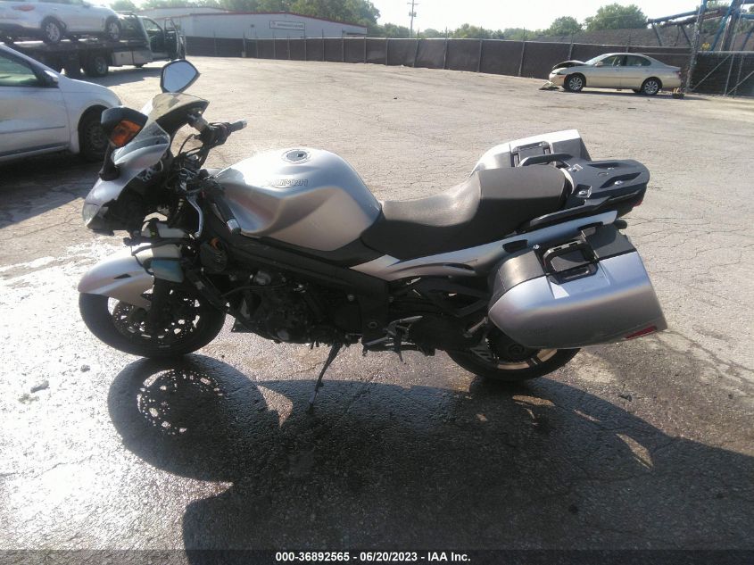2011 TRIUMPH MOTORCYCLE SPRINT GT/ABS - SMT601PK9BJ465723