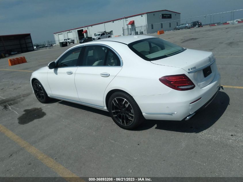 2017 MERCEDES-BENZ E-CLASS E 300 - WDDZF4KB8HA126971