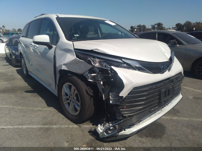 2022 TOYOTA SIENNA XLE - 5TDJRKEC9NS102667