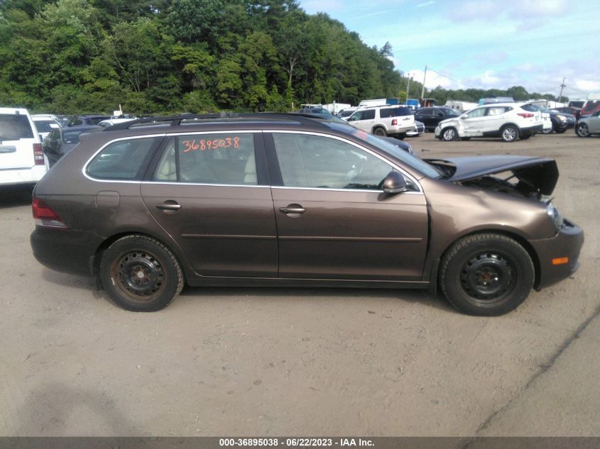 2014 VOLKSWAGEN JETTA SPORTWAGEN TDI W/SUNROOF & NAV - 3VWPL7AJ6EM607527