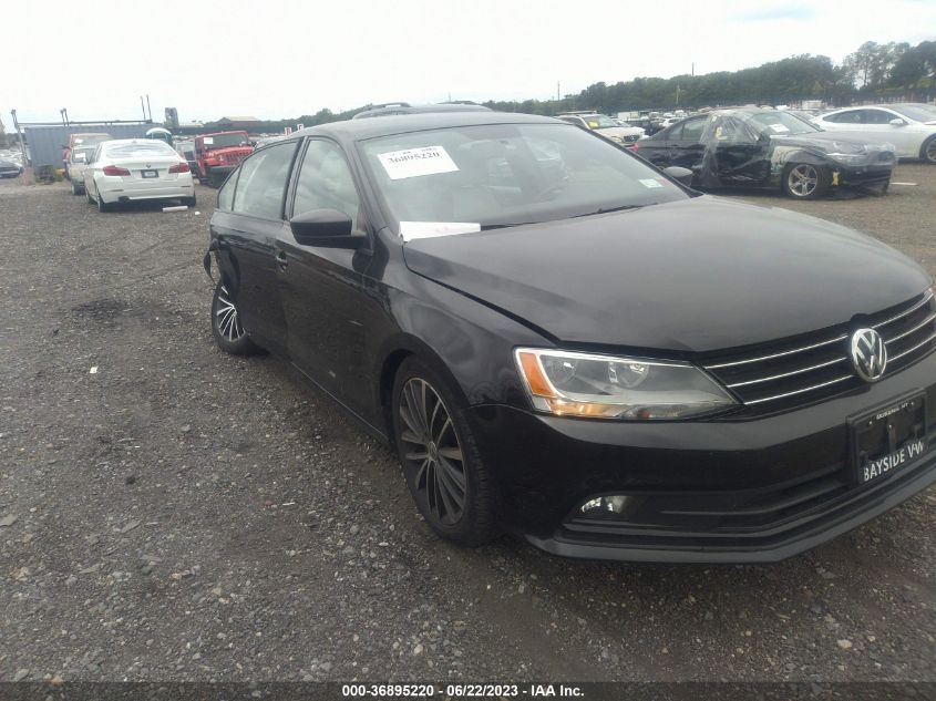 2015 VOLKSWAGEN JETTA SEDAN 1.8T SPORT - 3VWD17AJ9FM424911