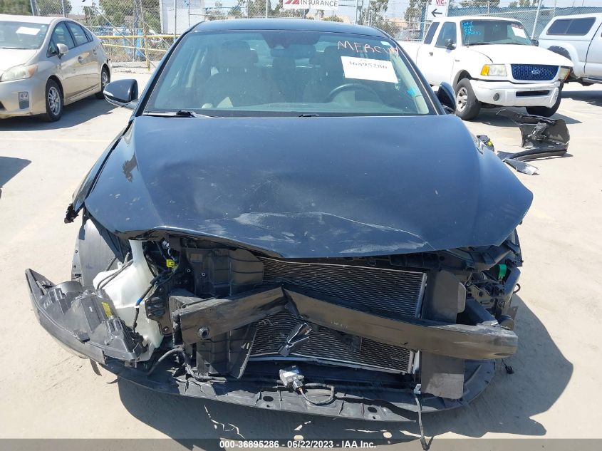 2017 HYUNDAI ELANTRA LIMITED - KMHD84LFXHU067657