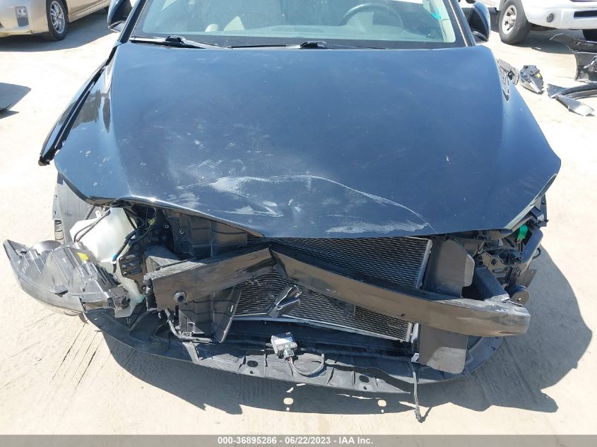 2017 HYUNDAI ELANTRA LIMITED - KMHD84LFXHU067657