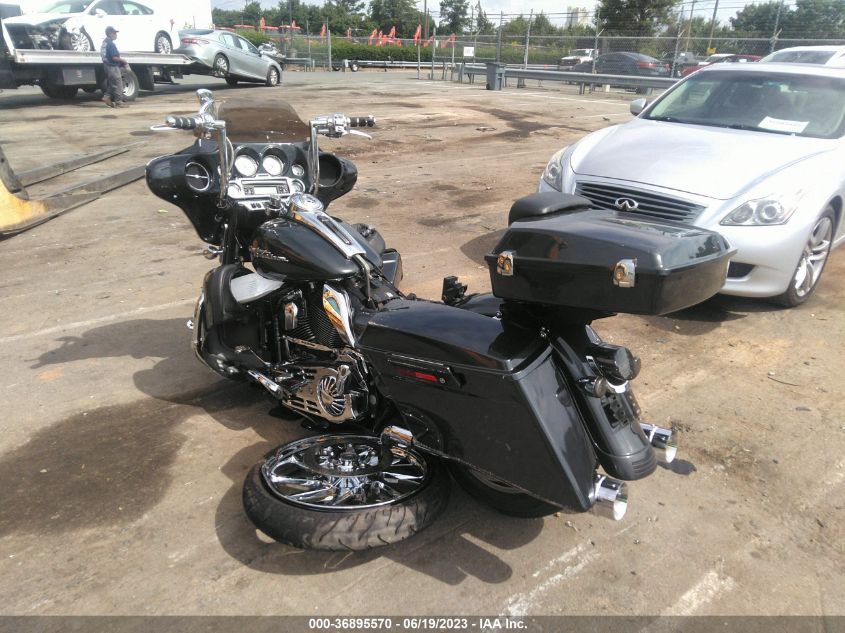 2009 HARLEY-DAVIDSON FLHX - 1HD1KB4169Y628400