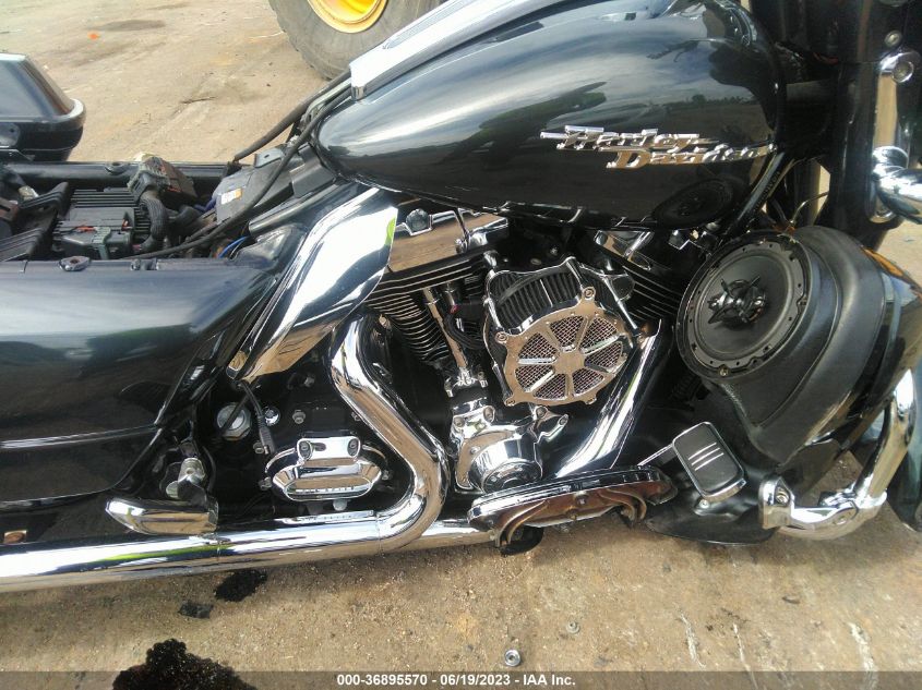 2009 HARLEY-DAVIDSON FLHX - 1HD1KB4169Y628400