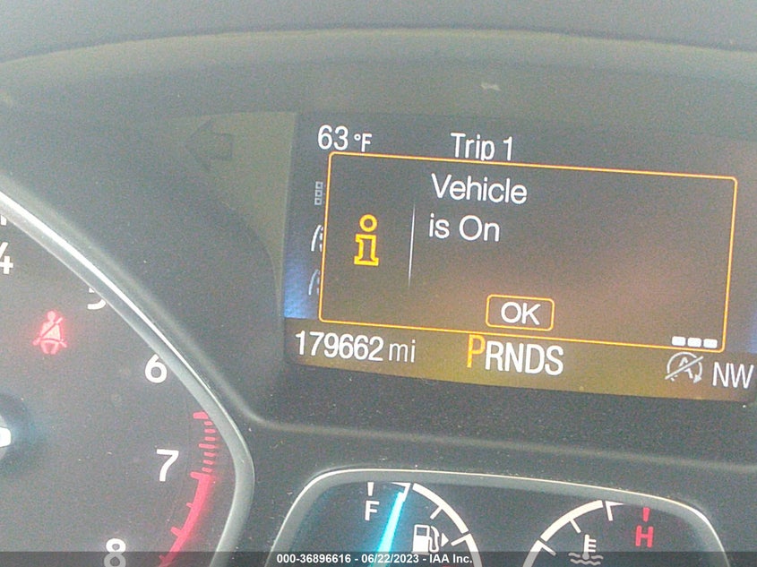 VIN 1FMCU9GDXJUC43237 2018 FORD ESCAPE SE
