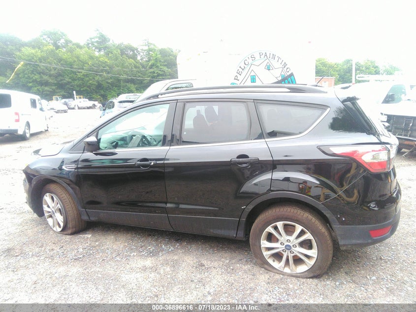 VIN 1FMCU9GDXJUC43237 2018 FORD ESCAPE SE