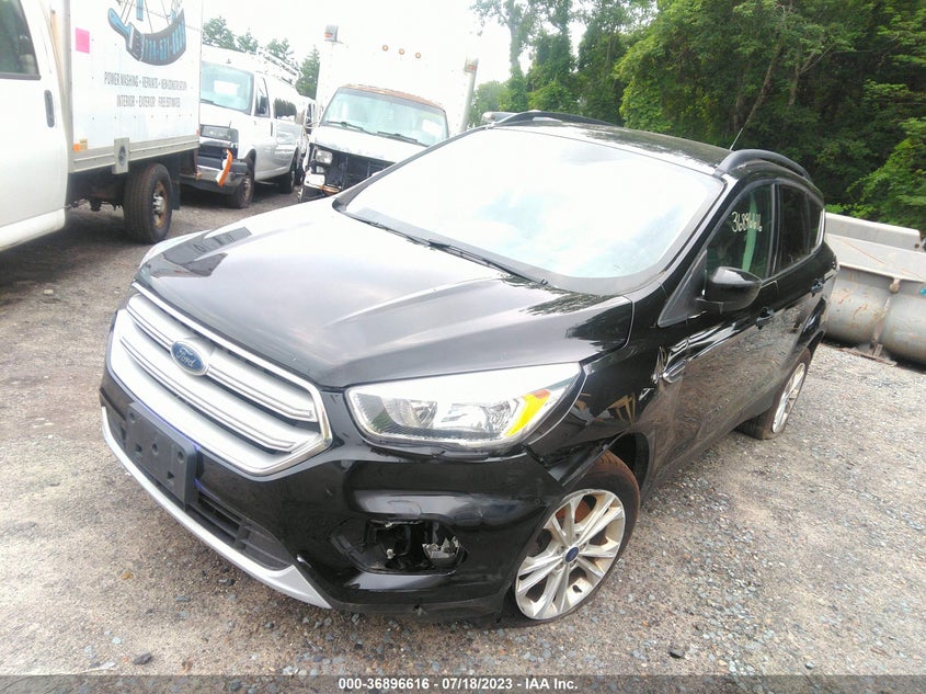 VIN 1FMCU9GDXJUC43237 2018 FORD ESCAPE SE