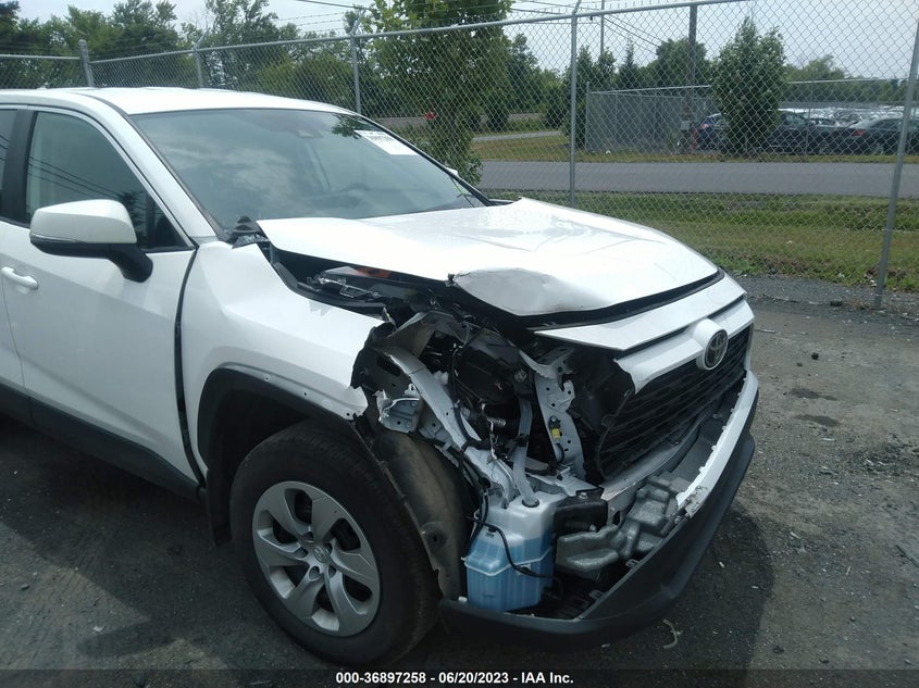 VIN 2T3K1RFV4NW222251 2022 TOYOTA RAV4 LE