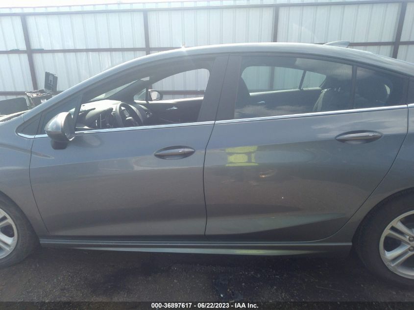 2018 CHEVROLET CRUZE LT - 1G1BE5SM1J7205755