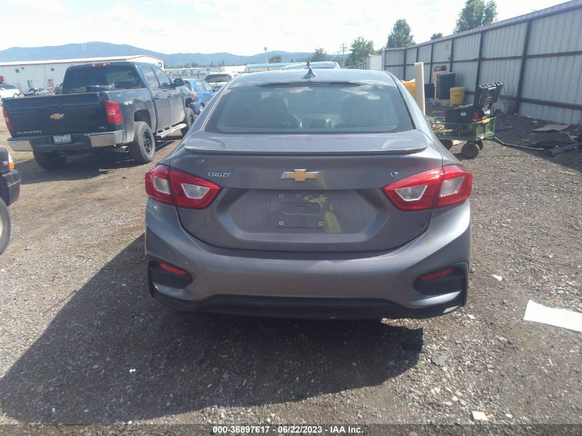2018 CHEVROLET CRUZE LT - 1G1BE5SM1J7205755