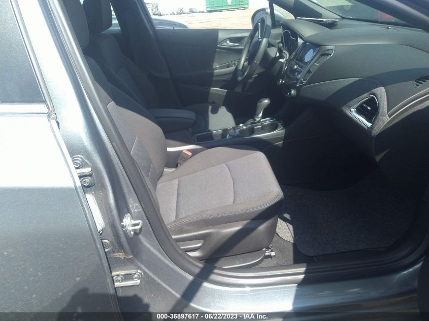 2018 CHEVROLET CRUZE LT - 1G1BE5SM1J7205755