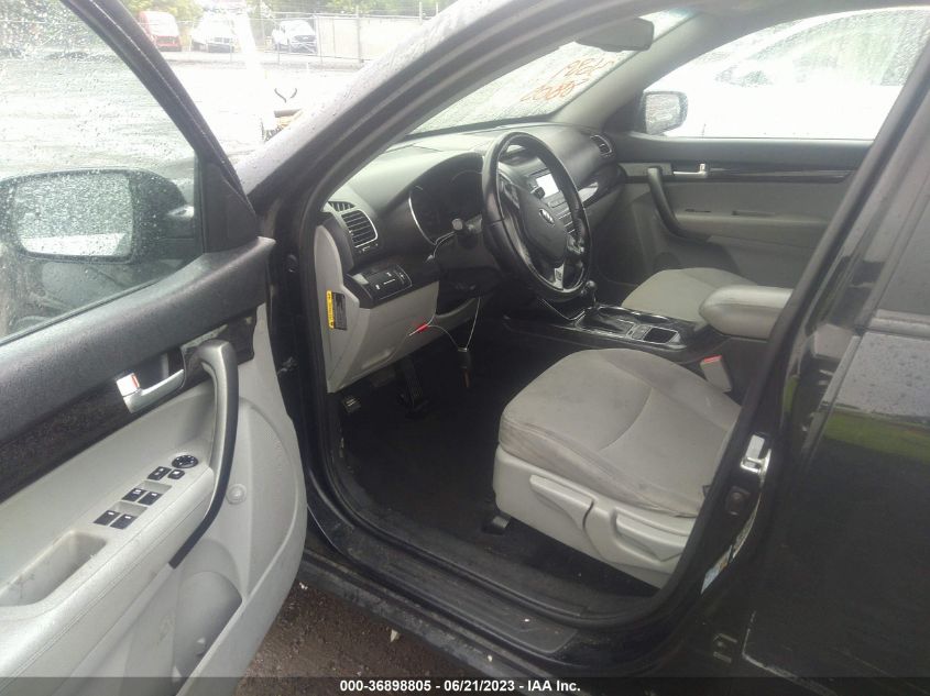 2014 KIA SORENTO LX - 5XYKTCA60EG436689