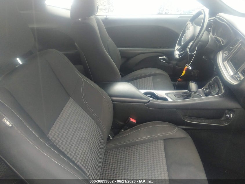 VIN 2C3CDZAG2KH735633 2019 DODGE CHALLENGER SXT