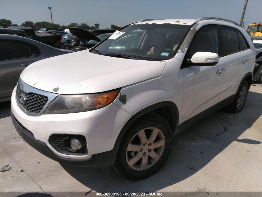 2013 KIA SORENTO LX - 5XYKT3A60DG405179