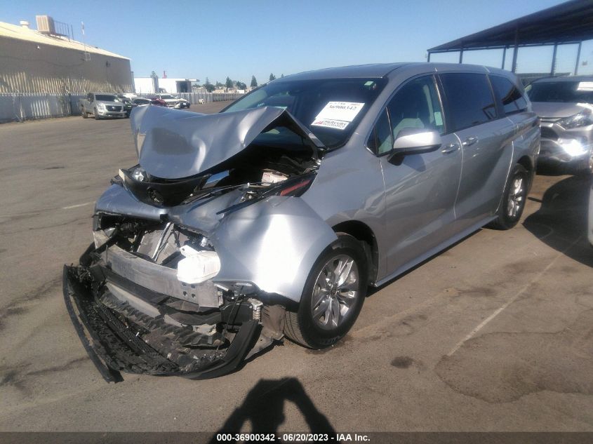 5TDKRKEC5NS103819 2022 TOYOTA SIENNA - Image 2