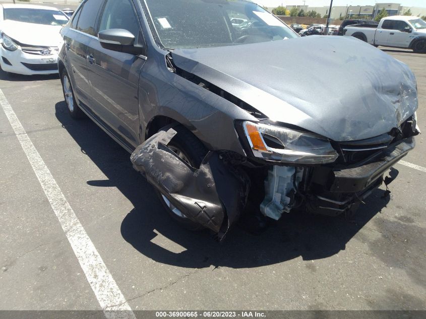 2014 VOLKSWAGEN JETTA SEDAN SE W/CONNECTIVITY - 3VWD17AJ5EM299999