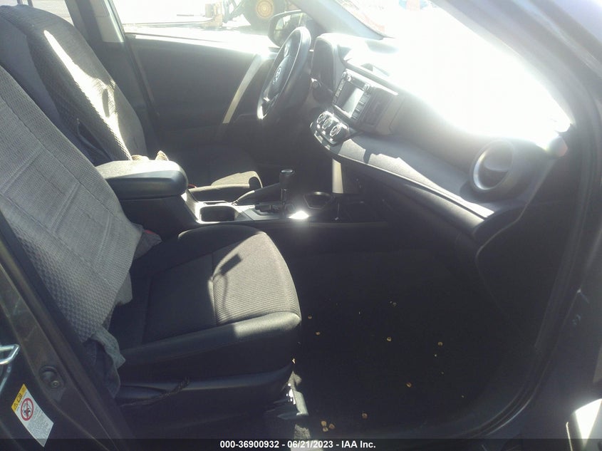 VIN JTMZFREV4JJ727426 2018 TOYOTA RAV4 LE