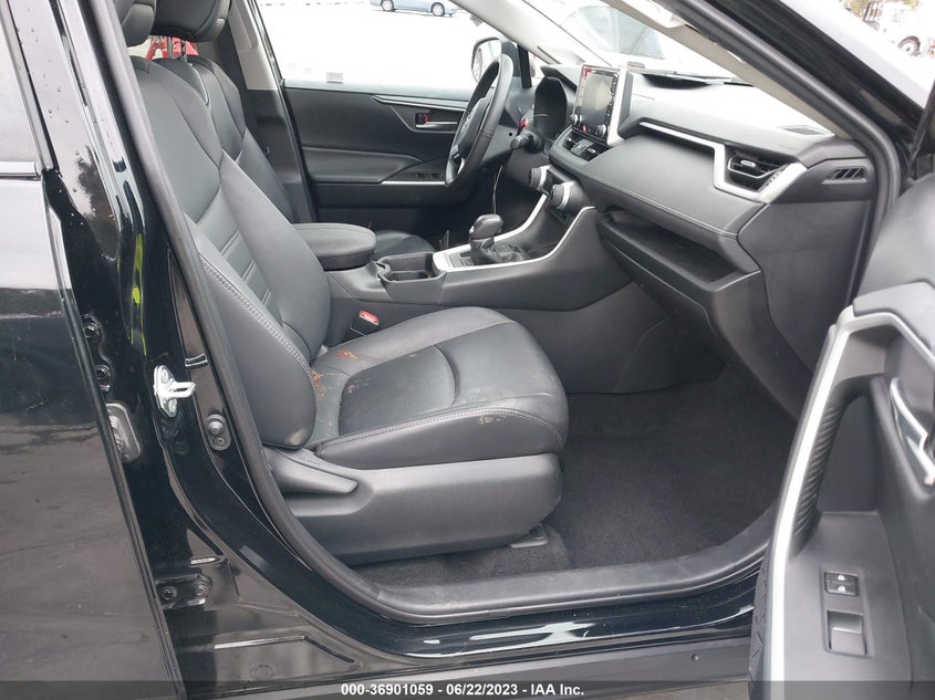 VIN 2T3C1RFV0KC009749 2019 TOYOTA RAV4 XLE PREMIUM