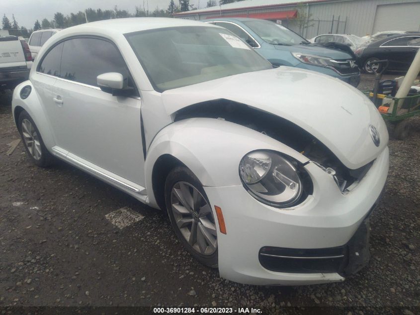 2015 VOLKSWAGEN BEETLE COUPE 2.0L TDI - 3VWJA7AT2FM631161
