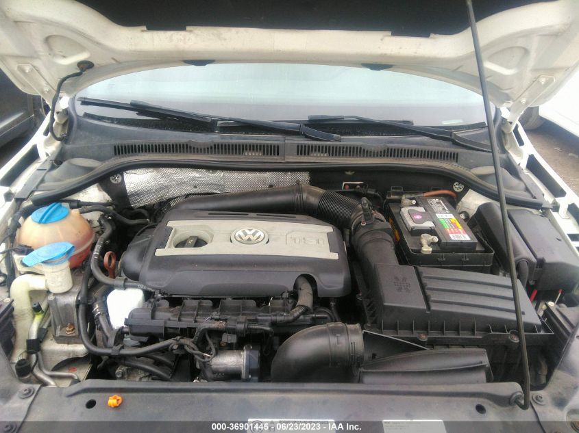 2013 VOLKSWAGEN GLI AUTOBAHN W/NAV 3VW567AJ0DM237091