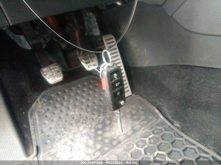 2013 VOLKSWAGEN GLI AUTOBAHN W/NAV 3VW567AJ0DM237091