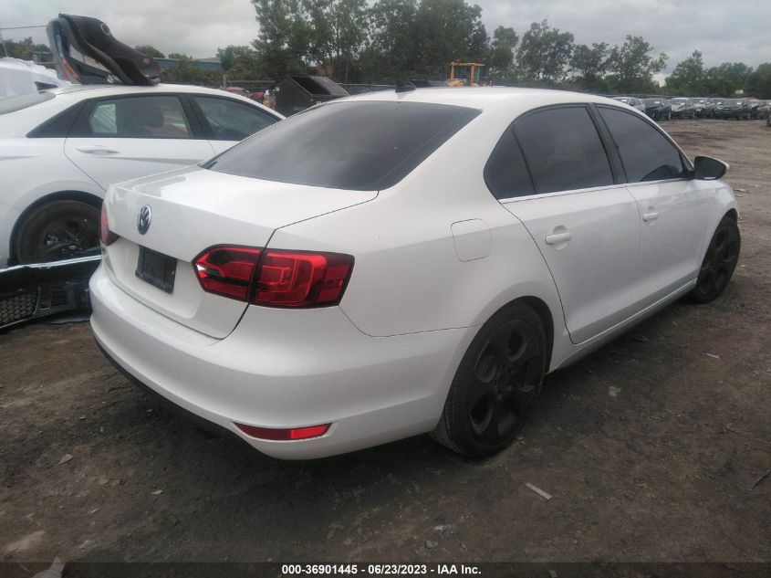 2013 VOLKSWAGEN GLI AUTOBAHN W/NAV 3VW567AJ0DM237091