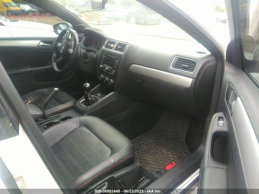 2013 VOLKSWAGEN GLI AUTOBAHN W/NAV 3VW567AJ0DM237091