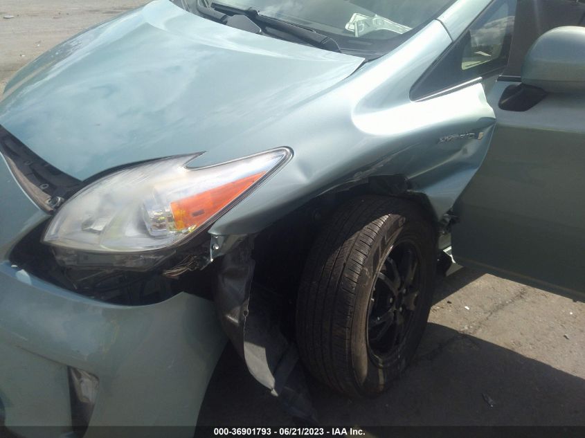2013 TOYOTA PRIUS FOUR - JTDKN3DU9D5639513