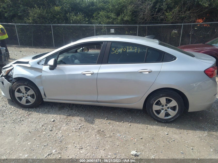 VIN 1G1BC5SM8J7208450 2018 CHEVROLET CRUZE LS