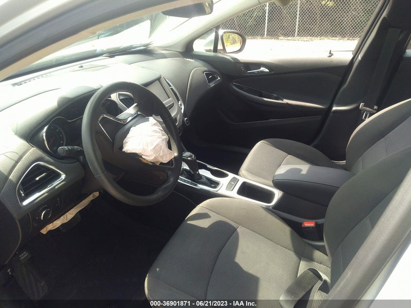 VIN 1G1BC5SM8J7208450 2018 CHEVROLET CRUZE LS