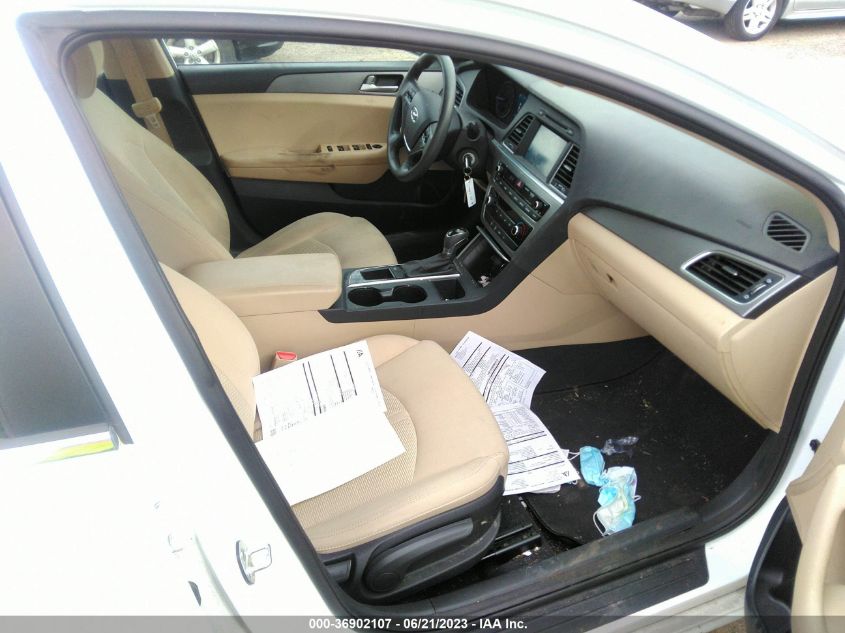 2016 HYUNDAI SONATA 2.4L SE - 5NPE24AF8GH432651